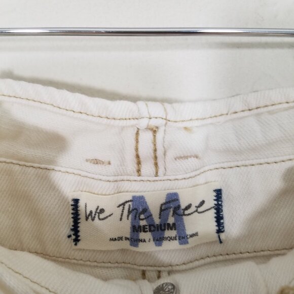 We The Free High Rise Denim Shorts Size M - Picture 2 of 4